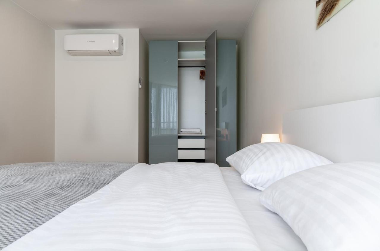 Elija Swan-Toy Apartments Sventoji Bagian luar foto